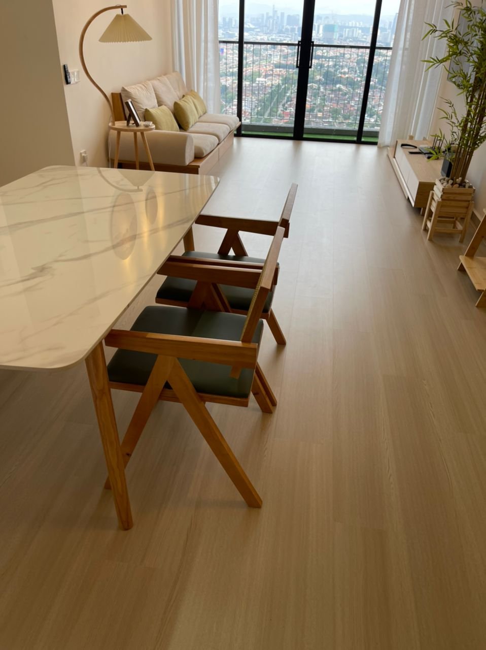 Queensfloor vs Avertonflooring